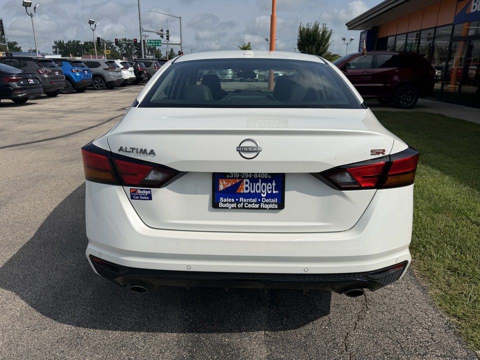 Used 2025 Nissan Altima 2.5 SR w/ SR Premium Package FWD image 4