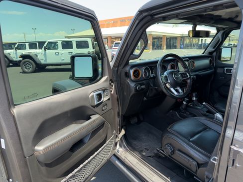 Used 2022 Jeep Gladiator Mojave w/ LED Lighting Group AWD/4WD image 10