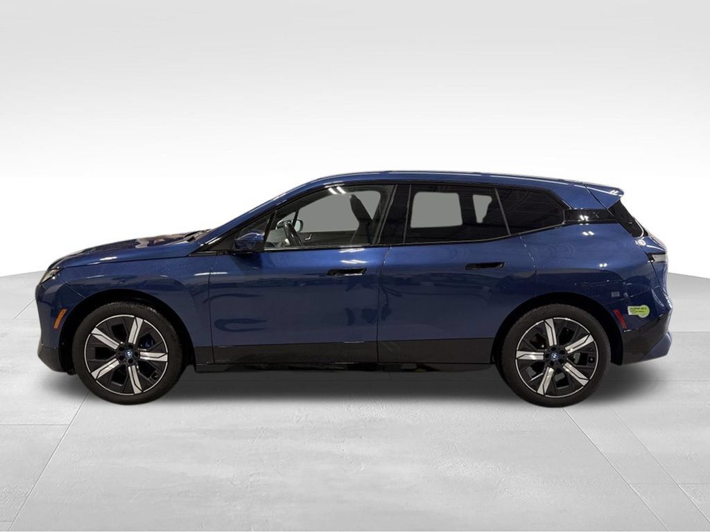 Used 2024 BMW iX xDrive50 w/ Sport Package AWD/4WD image 2