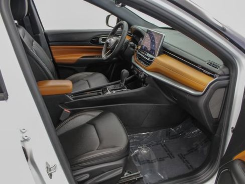 Used 2024 Jeep Compass Limited AWD/4WD image 20