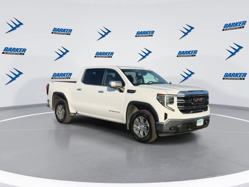 Used 2023 GMC Sierra 1500 SLT image 2