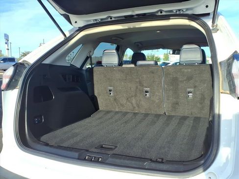 Used 2024 Ford Edge SEL w/ Sport Appearance Package image 16