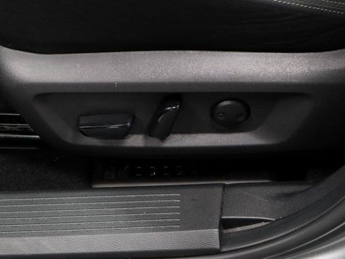 Certified 2024 Nissan Rogue SV image 26