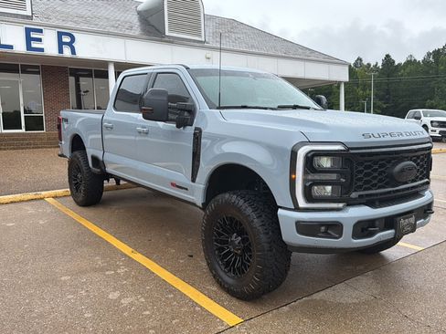 Used 2026 Ford F250 Lariat w/ Black Appearance Package AWD/4WD image 1