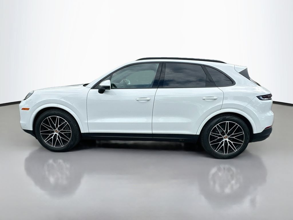 Certified 2025 Porsche Cayenne AWD/4WD image 2