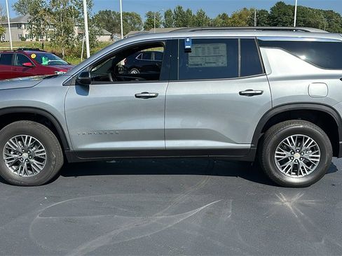 New 2025 Chevrolet Traverse LT w/ LPO, Floor Liner Package image 4