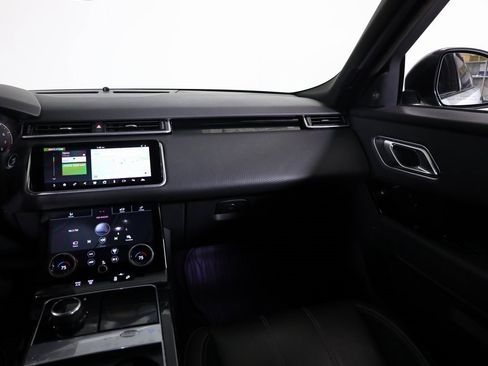 Used 2018 Land Rover Range Rover Velar S image 44