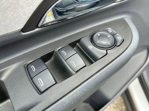 Used 2017 Chevrolet Bolt Premier image 21