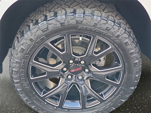 Used 2024 GMC Yukon Denali w/ Advanced Technology Package image 37