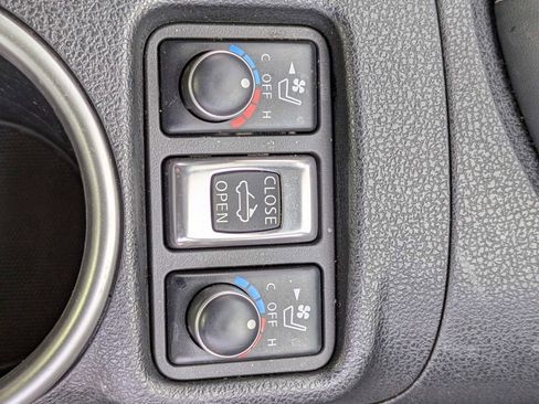 Used 2019 Nissan 370Z Touring image 28