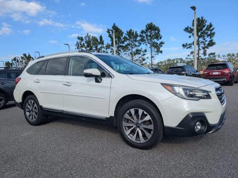 Used 2019 Subaru Outback 2.5i Touring image 2