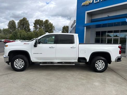 Used 2020 Chevrolet Silverado 2500 LTZ w/ LTZ Plus Package AWD/4WD image 2