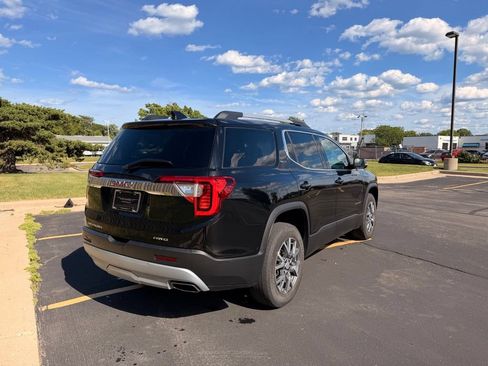 Used 2023 GMC Acadia SLT AWD/4WD image 9