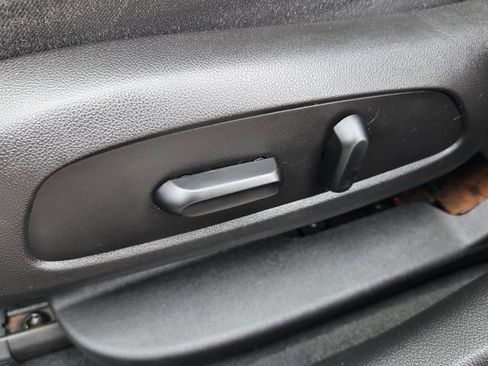 Used 2017 Chevrolet Cruze LT w/ Convenience Package FWD image 21