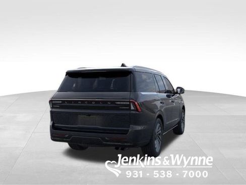 New 2026 Lincoln Navigator Reserve image 8