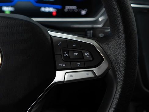 Used 2023 Volkswagen Tiguan S image 17