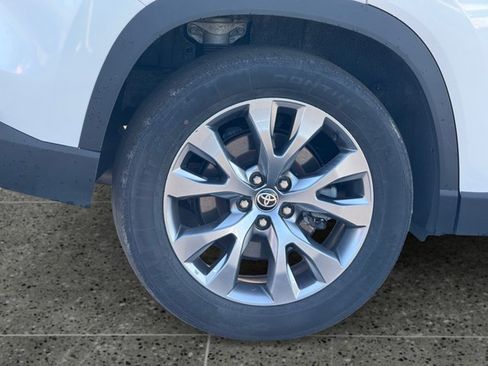 Used 2024 Toyota Grand Highlander AWD image 10