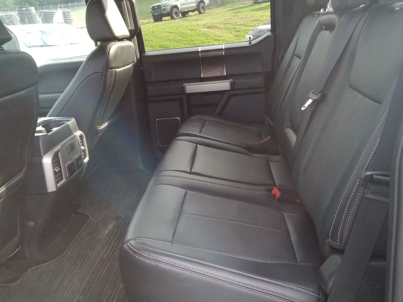 Used 2022 Ford F250 Lariat w/ Lariat Ultimate Package AWD/4WD image 33