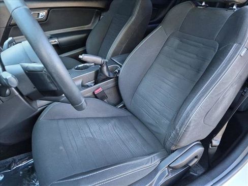 Used 2017 Ford Mustang GT RWD image 14