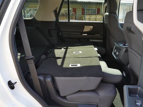 Certified 2025 Ford Expedition Active AWD/4WD image 30