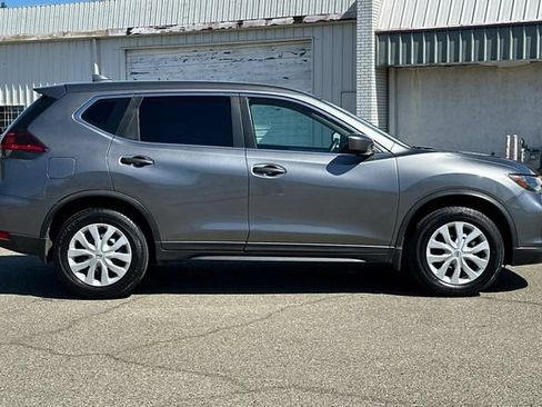 Used 2020 Nissan Rogue S FWD image 3