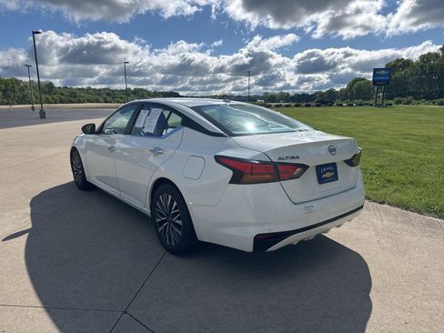 Used 2025 Nissan Altima 2.5 SV FWD image 7