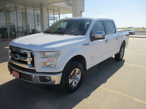 Used 2016 Ford F150 XLT AWD/4WD image 2