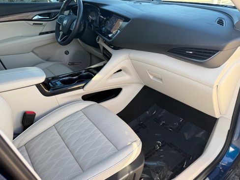 Used 2022 Buick Envision Avenir w/ Technology Package II image 13