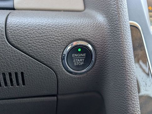 Used 2015 Lincoln Navigator L 4WD image 22