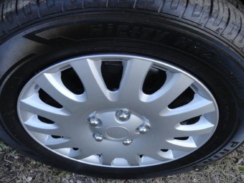 Used 2004 Ford Taurus SE image 18