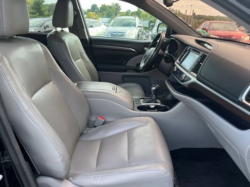 Used 2015 Toyota Highlander Limited Platinum AWD/4WD image 12