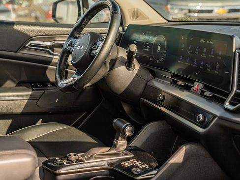 Used 2023 Kia Sportage SX image 12