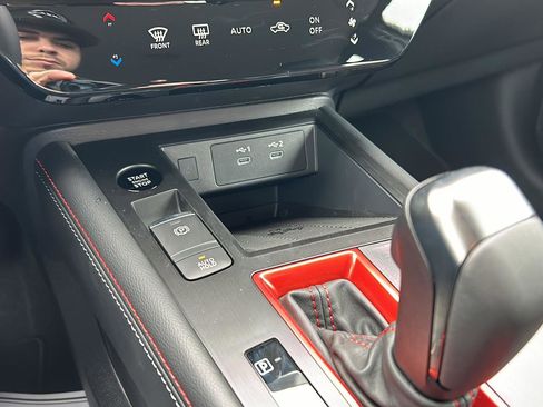 New 2026 Nissan Kicks SR image 24