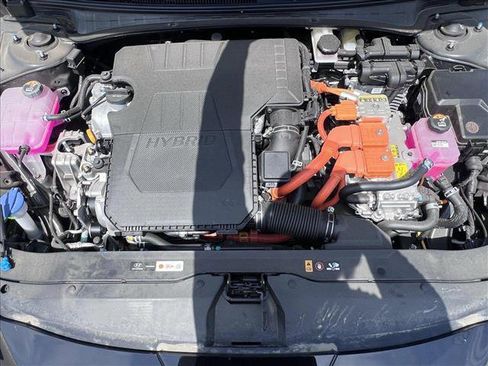 New 2025 Hyundai Elantra SEL image 16