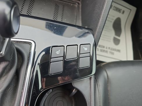 Used 2024 Kia Sportage EX FWD image 26