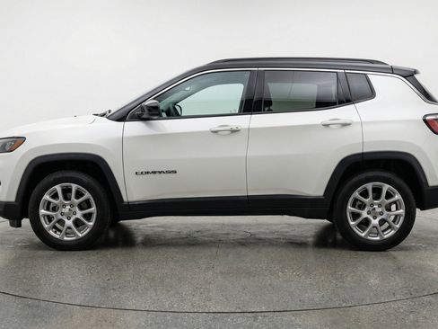 Used 2025 Jeep Compass Limited AWD/4WD image 5