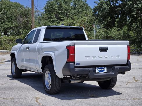 Used 2024 Toyota Tacoma SR RWD image 5