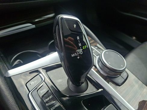 Used 2019 BMW 530i xDrive w/ Convenience Package AWD/4WD image 15