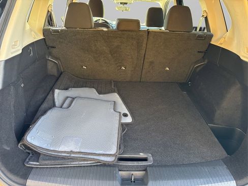 Used 2021 Nissan Rogue SV image 11