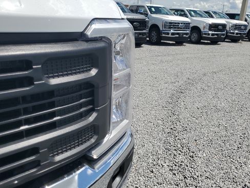 New 2026 Ford F250 XL w/ XL Chrome Package image 4