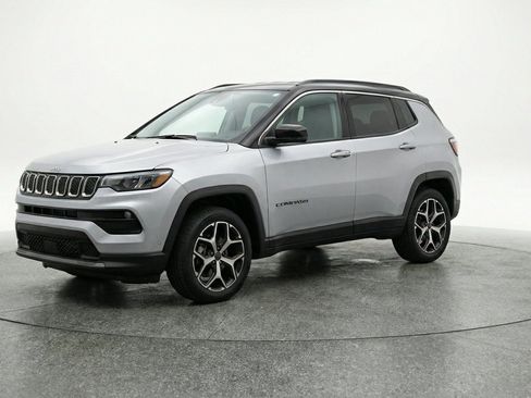 Used 2025 Jeep Compass Limited AWD/4WD image 3