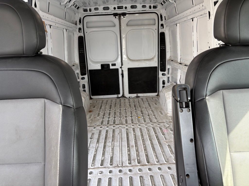 Used 2024 RAM ProMaster 2500 w/ Convenience Group FWD image 17