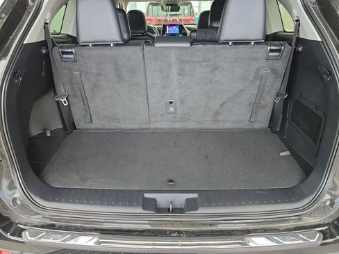 Used 2024 Toyota Highlander XLE image 22