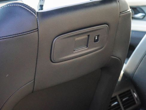 Used 2024 Land Rover Discovery Sport Dynamic SE image 16