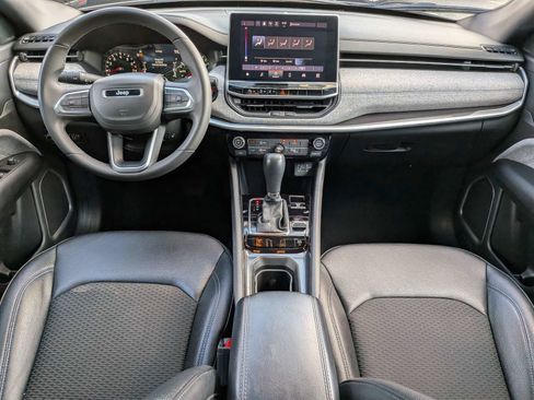 Used 2024 Jeep Compass Latitude AWD/4WD image 14