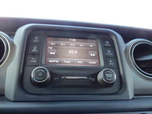 Used 2019 Jeep Wrangler Sport AWD/4WD image 17