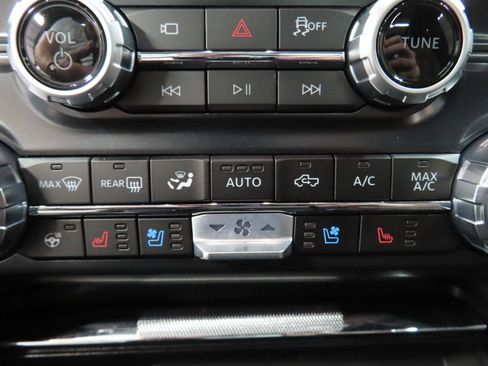 Used 2025 Ford F150 Lariat w/ Equipment Group 501A Mid AWD/4WD image 70