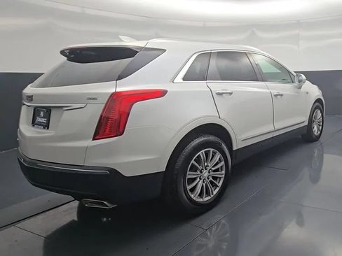 Used 2018 Cadillac XT5 Luxury w/ Driver Awareness Package AWD/4WD image 7
