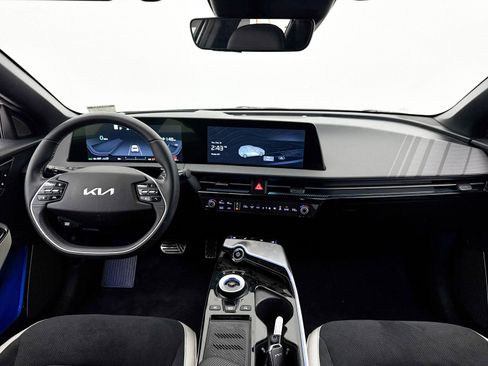 Used 2022 Kia EV6 GT-Line w/ GT-Line Suede Seat Package image 18