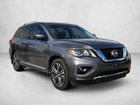 Used 2018 Nissan Pathfinder Platinum image 3